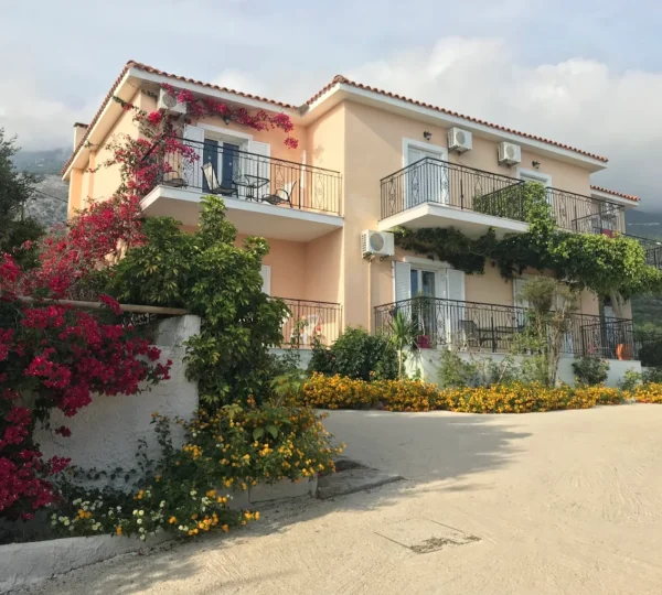 ΤΖΙΒΡΑΣ ΓΕΩΡΓΙΟΣ – SUMMER DREAM – ΕΝΟΙΚΙΑΖΟΜΕΝΕΣ ΓΚΑΡΣΟΝΙΕΡΕΣ – ΒΛΑΧΑΤΑ ΚΕΦΑΛΛΟΝΙΑ