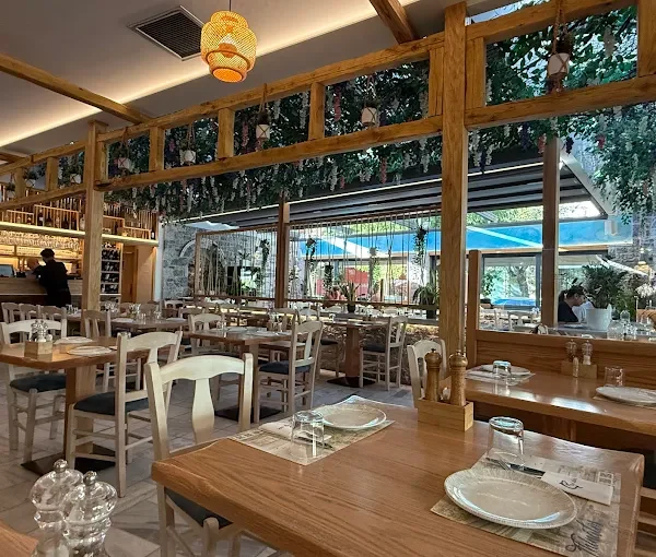 Thinalos Seafood Restaurant – Θίν’αλος